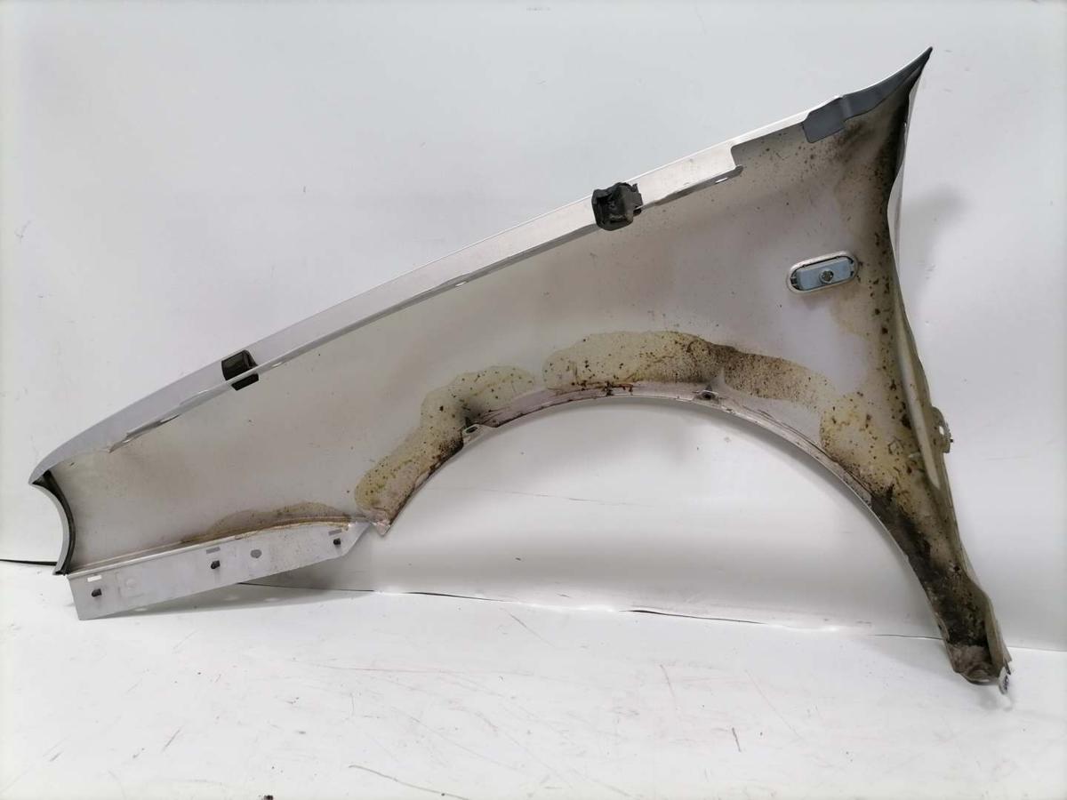 VW Golf 4 Kotfl&uuml;gel vorn rechts LB7Z Satinsilber Bj.1999